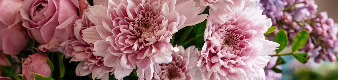 Flowers behind planning a funeral hero